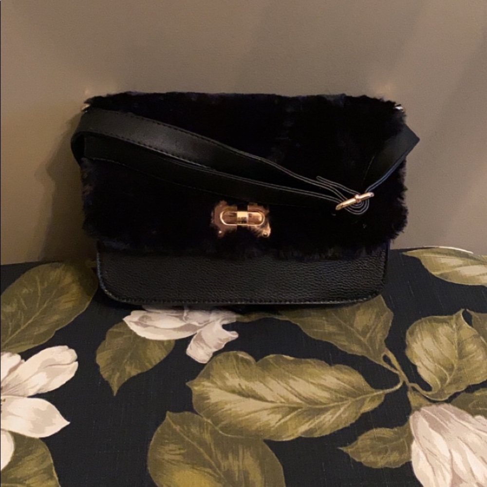 Purse - Picture 2 of 6